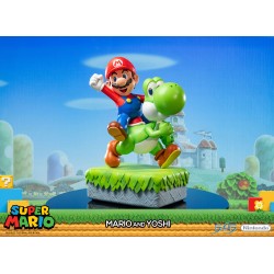 Collector Statue - Super Mario - Mario & Yoshi