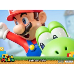 Collector Statue - Super Mario - Mario & Yoshi